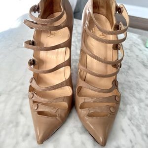 Christian Louboutin nude strappy pumps. Size 40   Made in Italy.